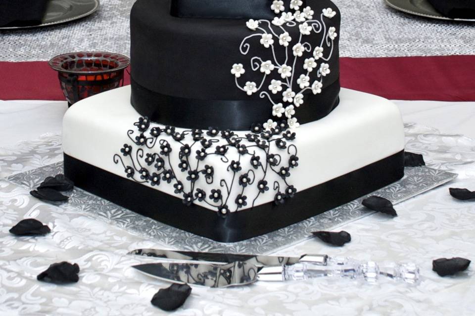 3-tier Black & White