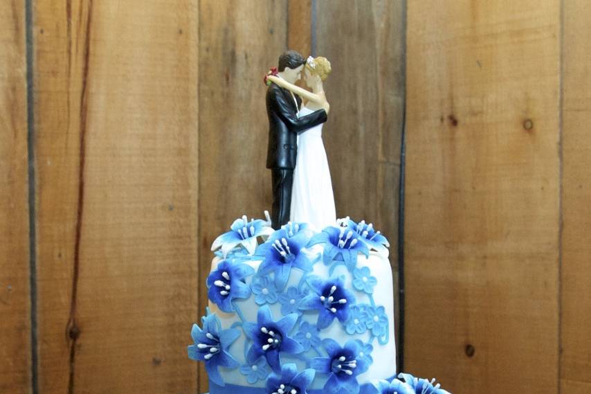 3-tier Blue Floral theme