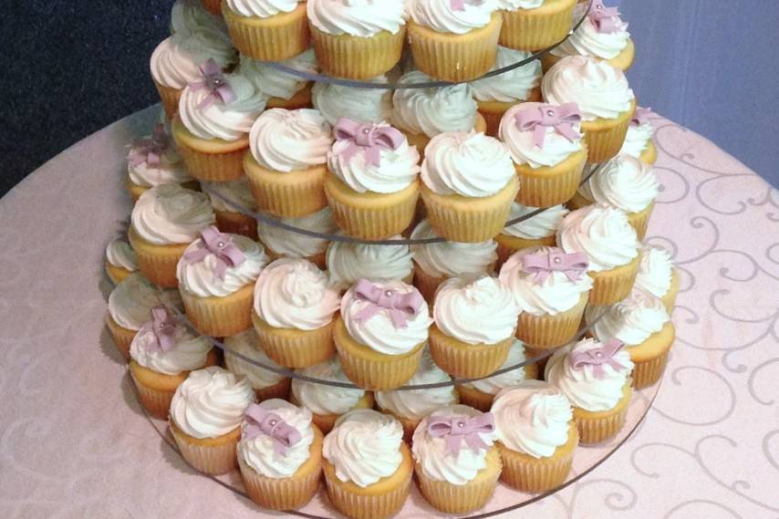 Cupcakes with bows