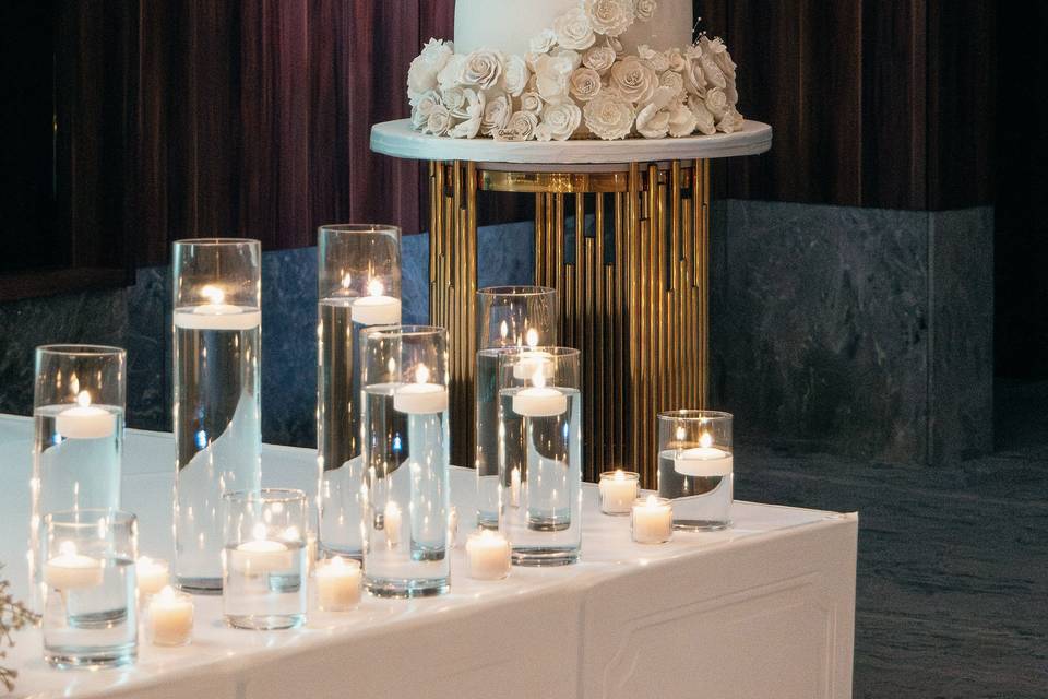 Luxurious multi-tier Cake