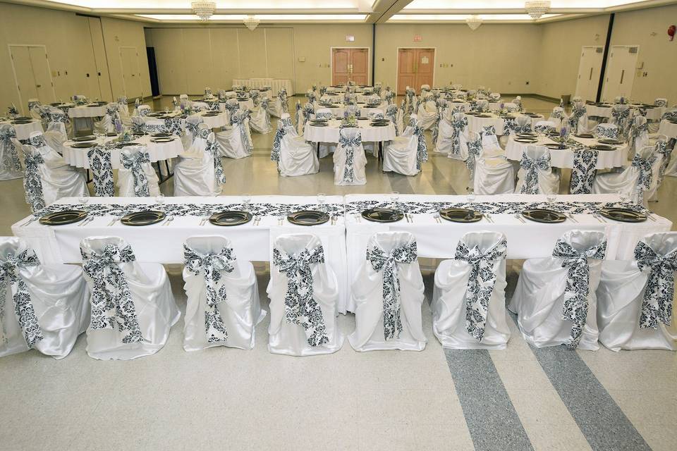 Themed linens and chair coers
