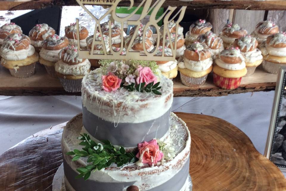 7 Cake Delivery Companies, Windsor - Available Now