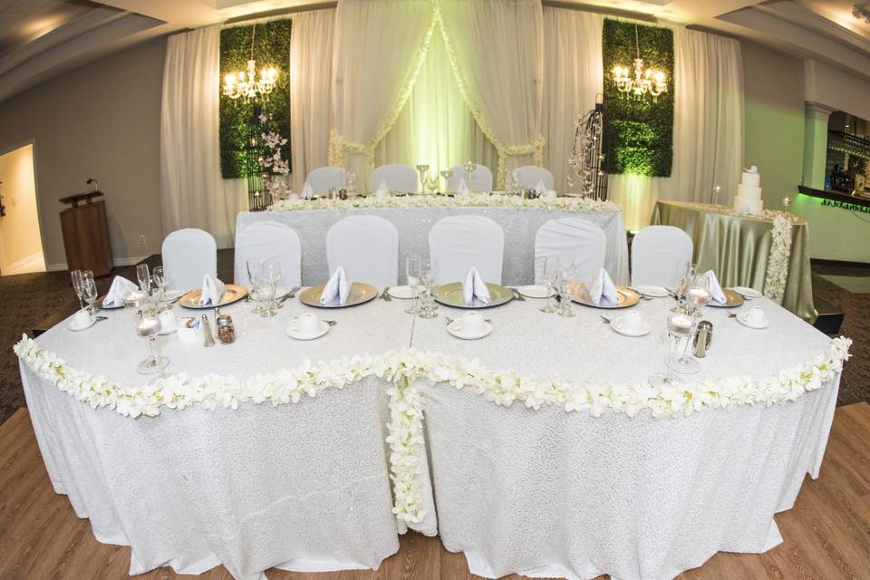 Courtyard - Head Table