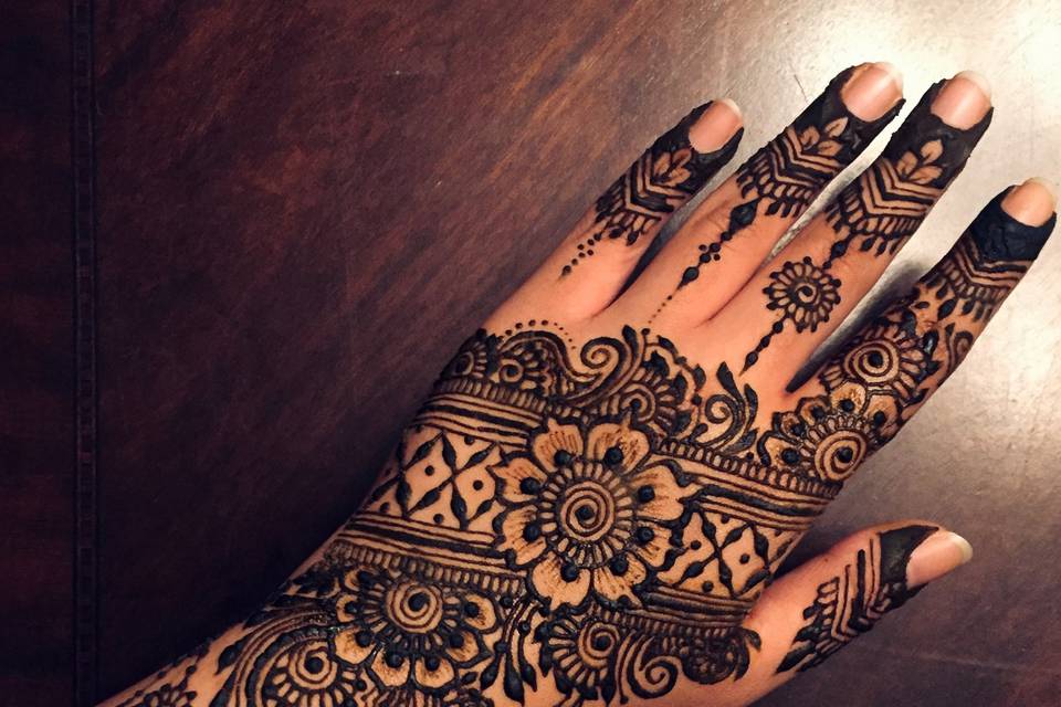 Henna by Momina