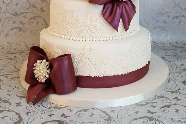 by KB – Wedding Cakes Extraordinaire