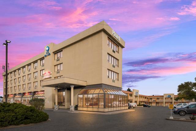 Voyageur Place Hotel