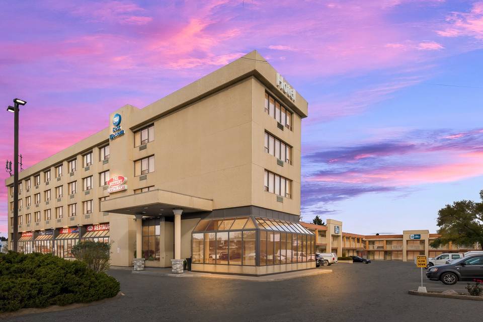 Voyageur Place Hotel