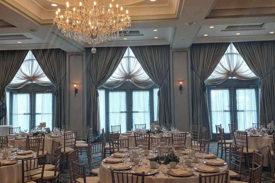 Waterfront restaurant wedding