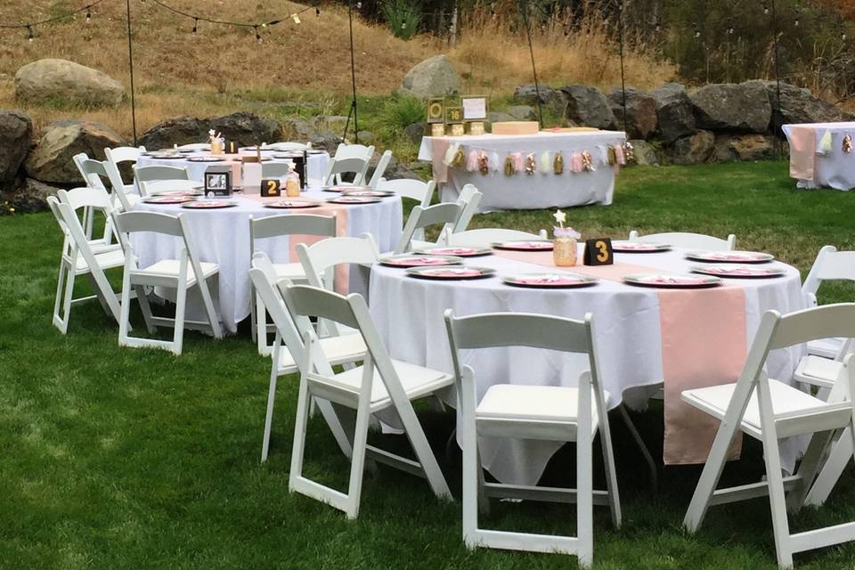 Sweet 16 table setup