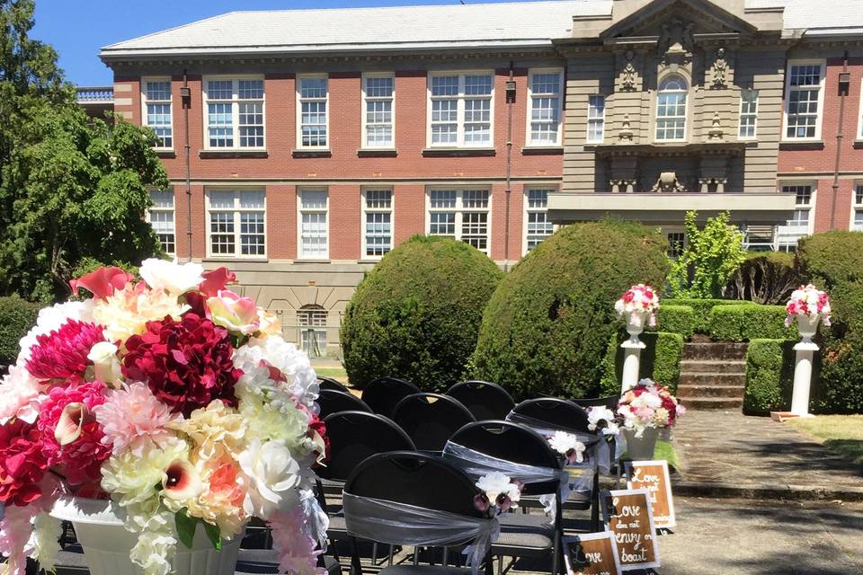 One side ceremony decor