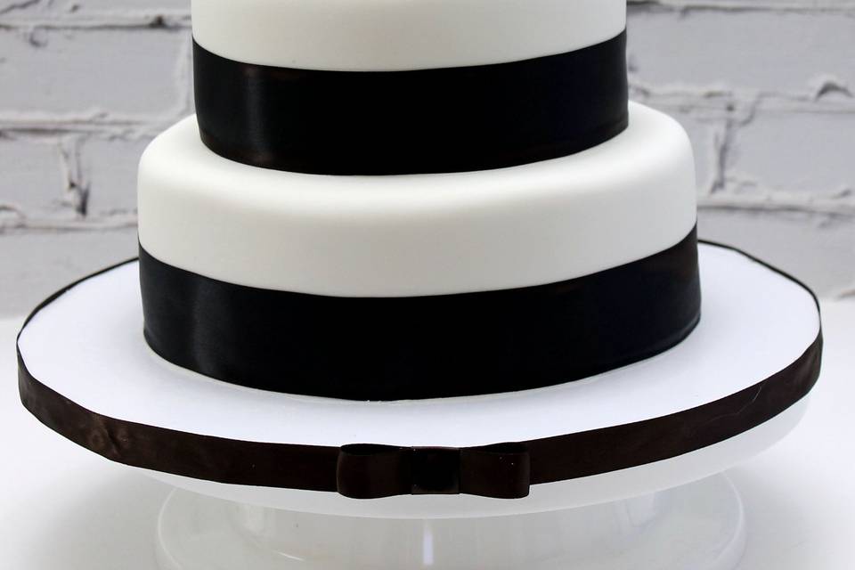 Simple Wedding Cake.jpg