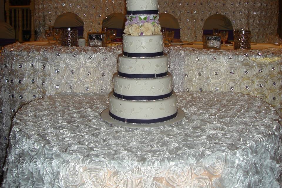 K & S wedding cake