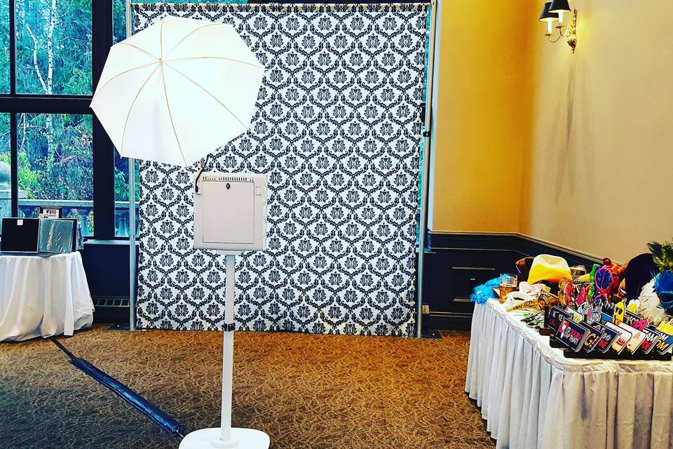 Damask Photobooth Setup