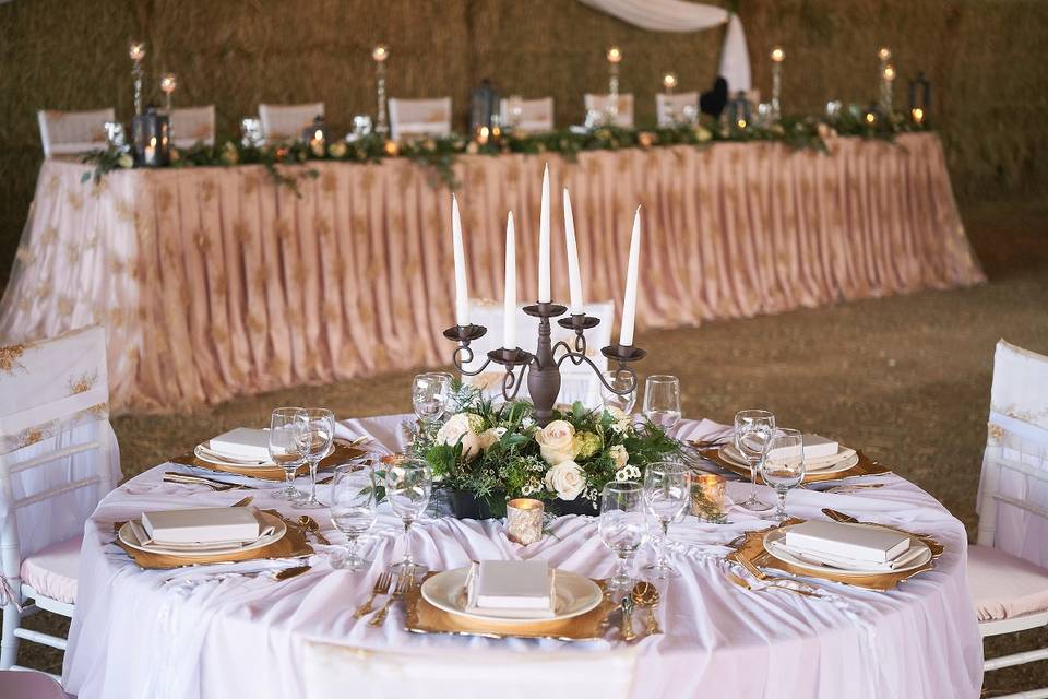 Barn wedding reception decor