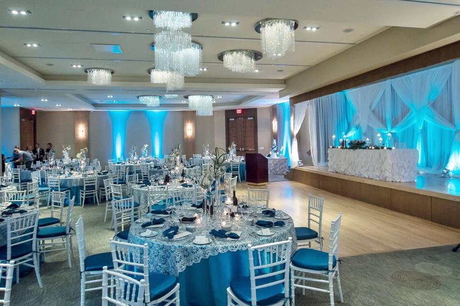 Water inpsired reception decor