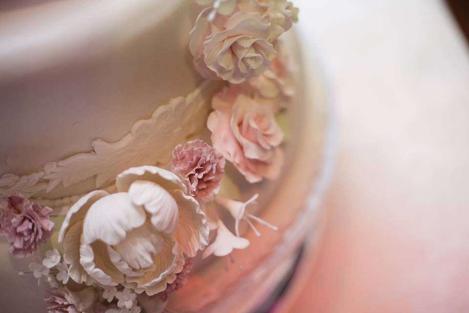 Icing flower cake close up