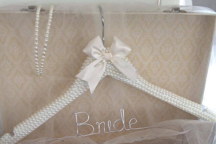 Pearl Wedding Hanger