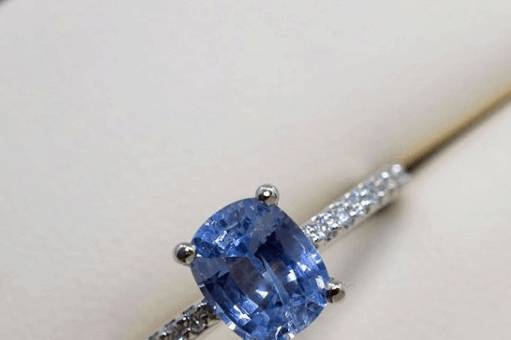 Blue sapphire ring by Omori