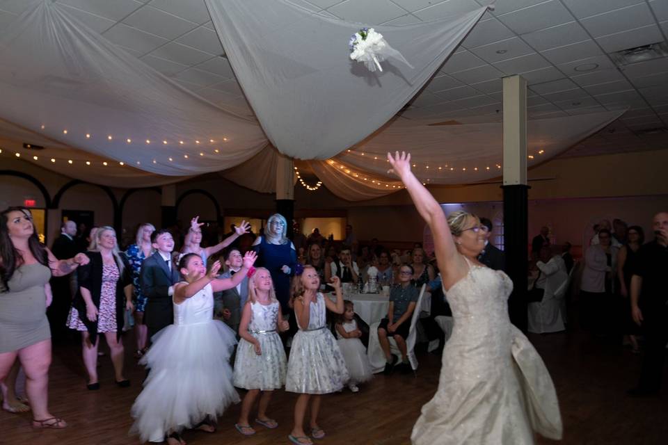 Bouquet toss