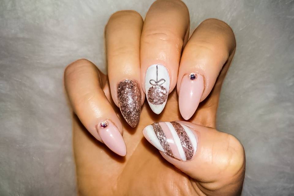 Sculpted nails
