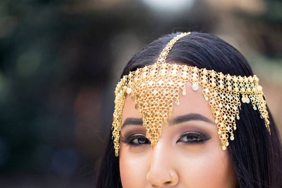 Ethiopian bride wearing siyasa