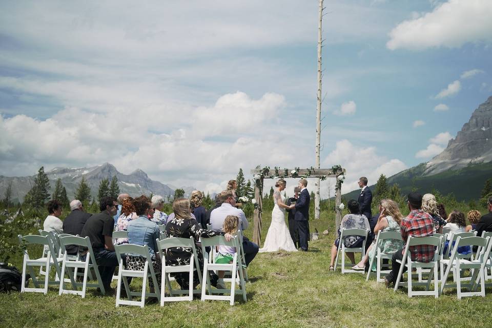 Outdoor mountain ceremony