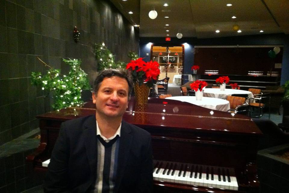 Paul Stillo - solo piano