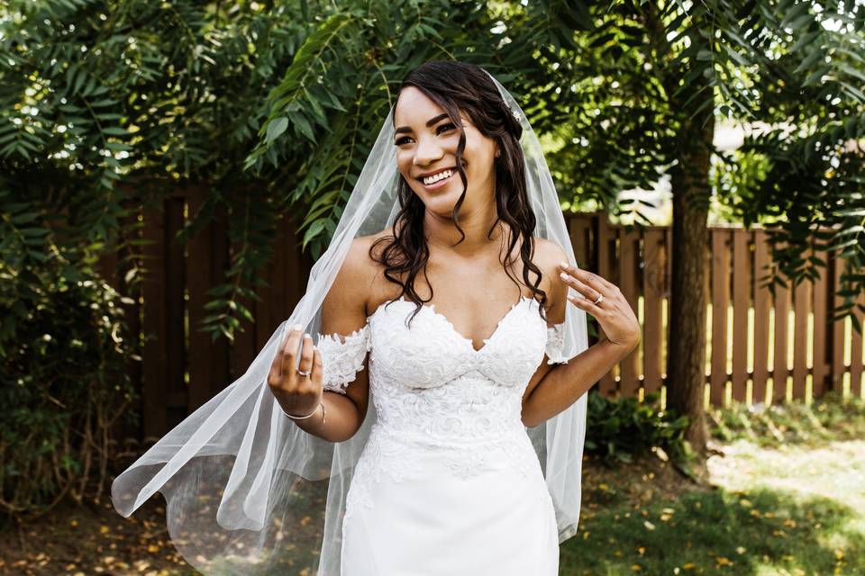 Bride at White Oaks, Backyard