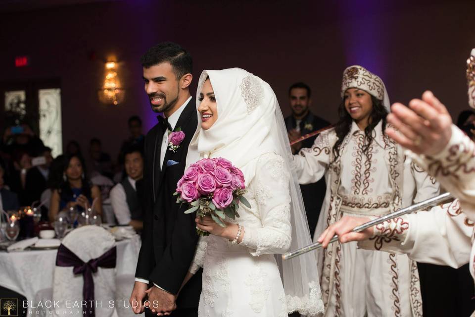 Hamilton, Ontario bride and groom