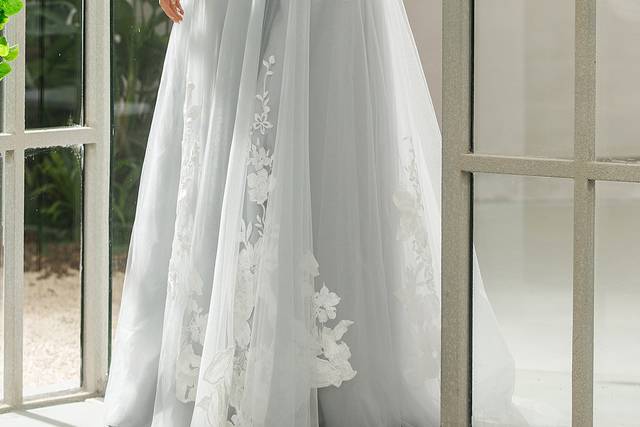 Nicholas and clearance elizabeth wedding dresses