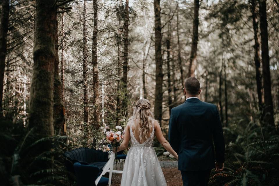 First kiss as a married couple