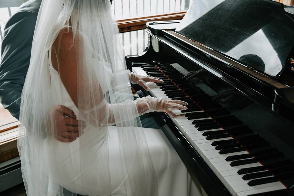 Payne Lake Lodge Wedding