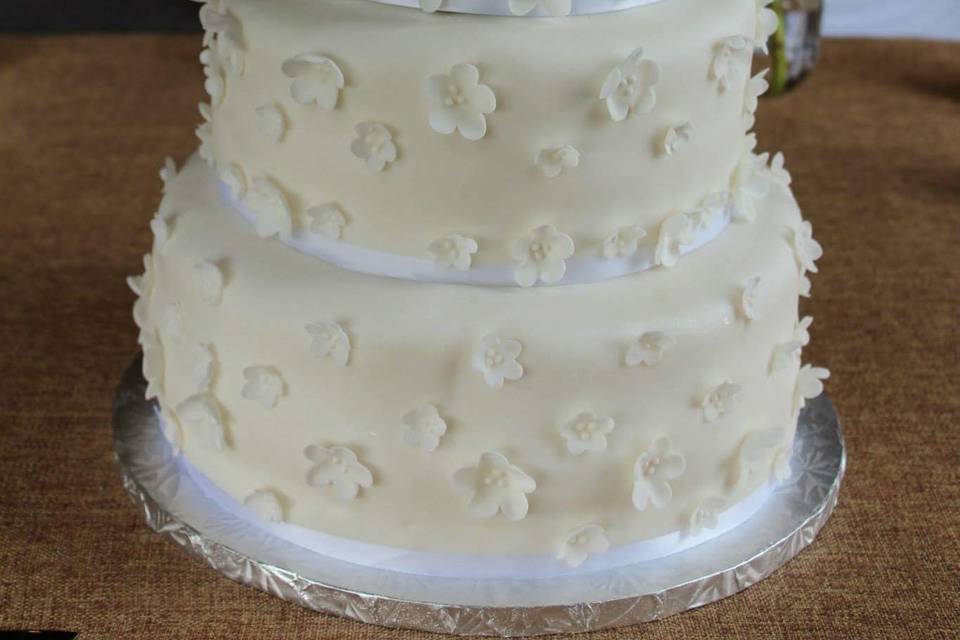 Wedding cake with edible flowe