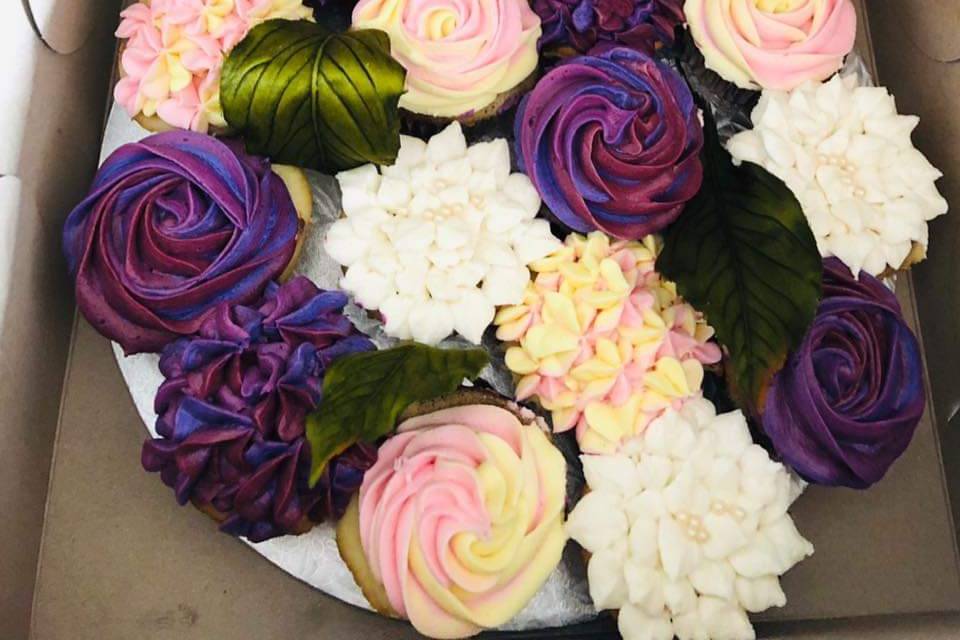 Floral buttercream cupcakes!