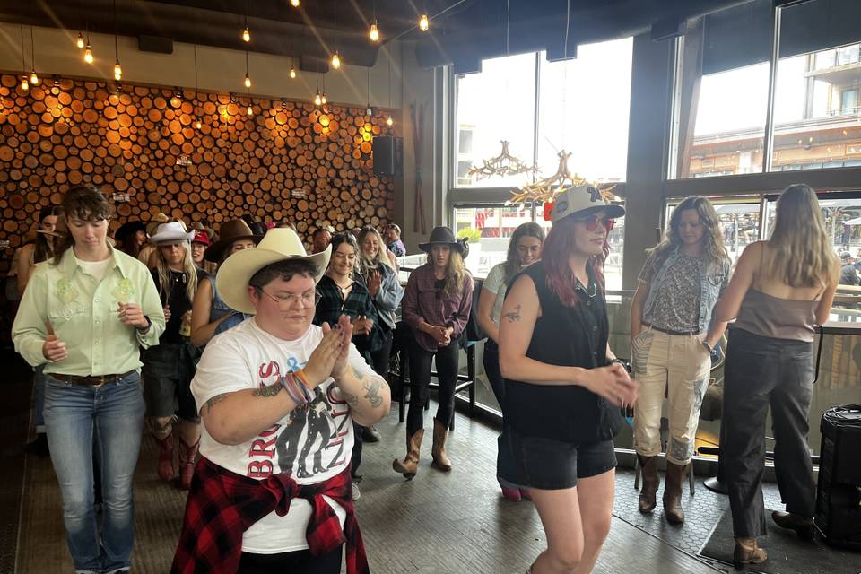 Good ol' line dance