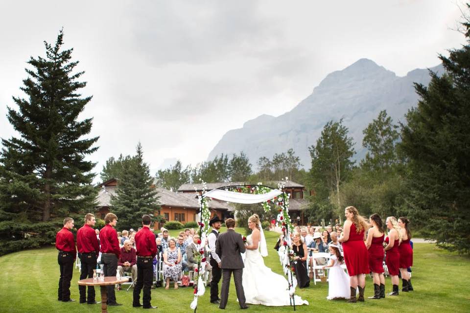 AB mountain wedding ceremony