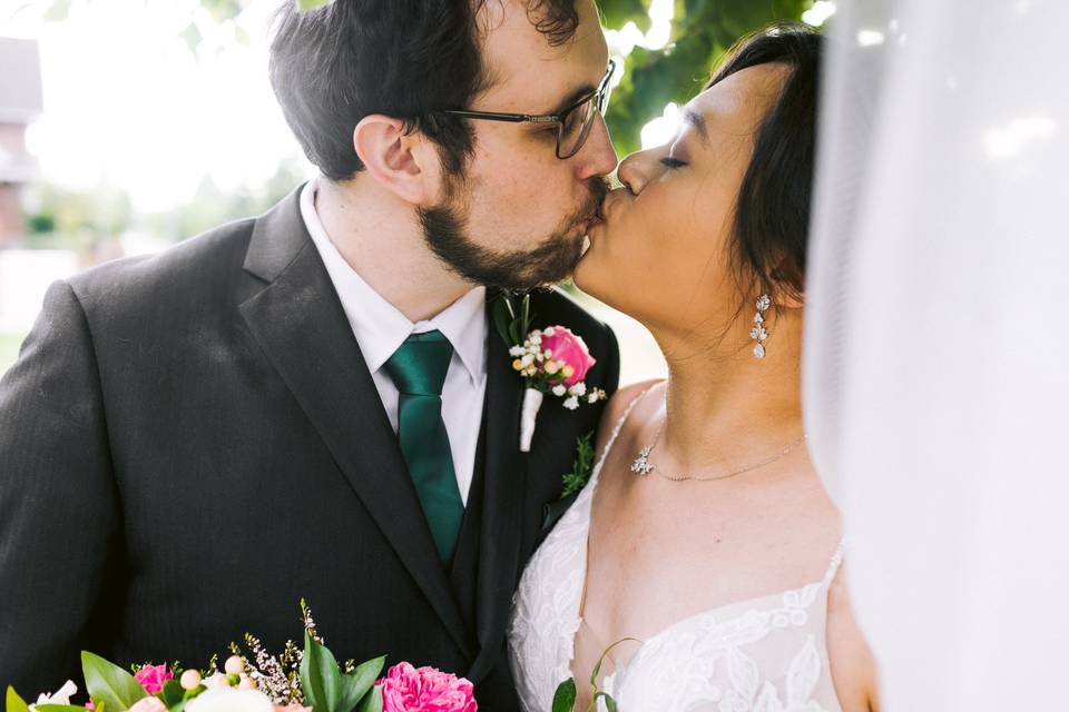 Wedding Kisses