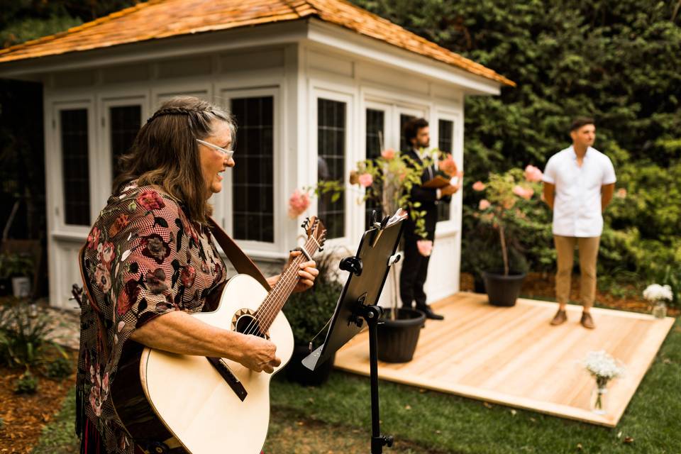 Outdoor wedding music