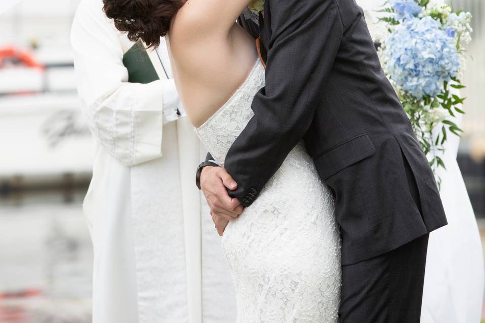 The kiss!