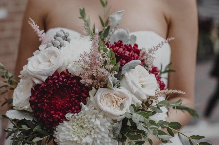 Matching bouquets