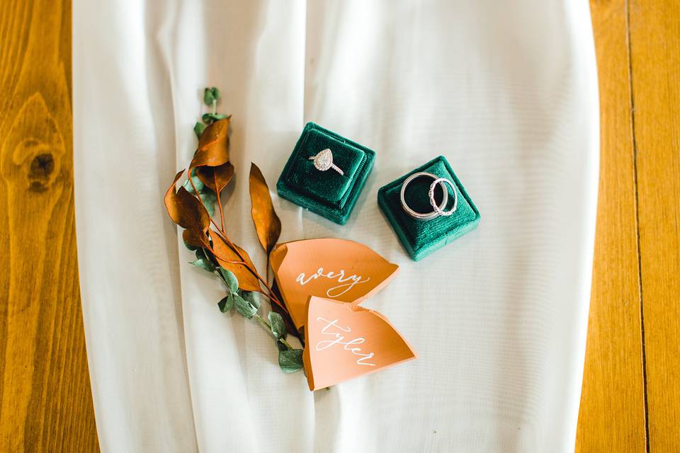 Place cards on terracotta