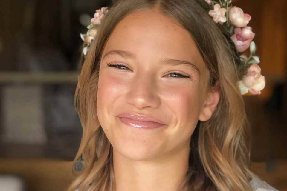 Light makeup for flower girl