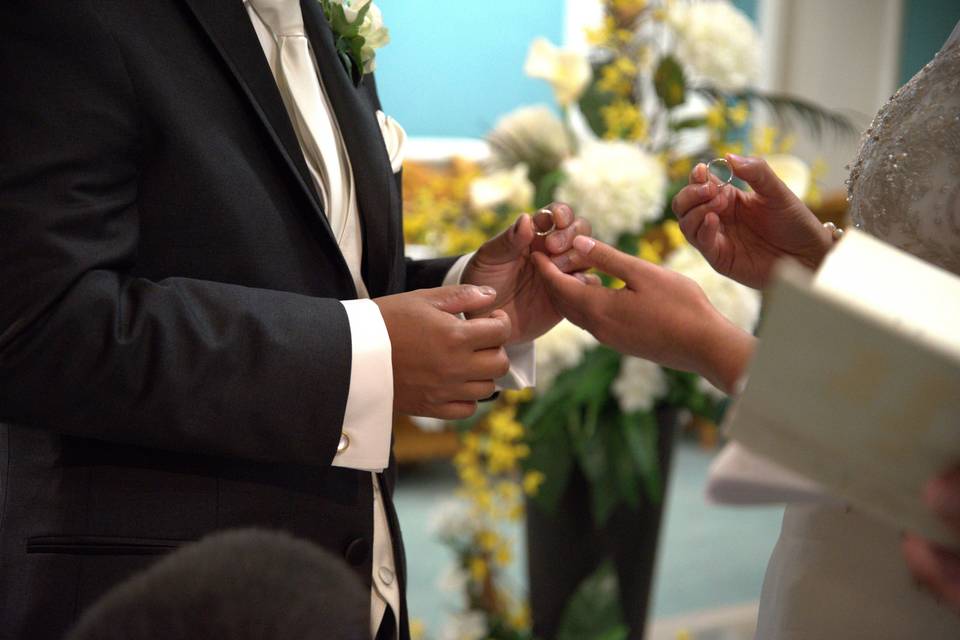 Exchange of wedding rings