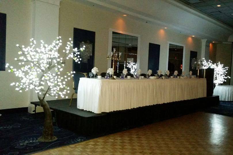 Beautiful head table