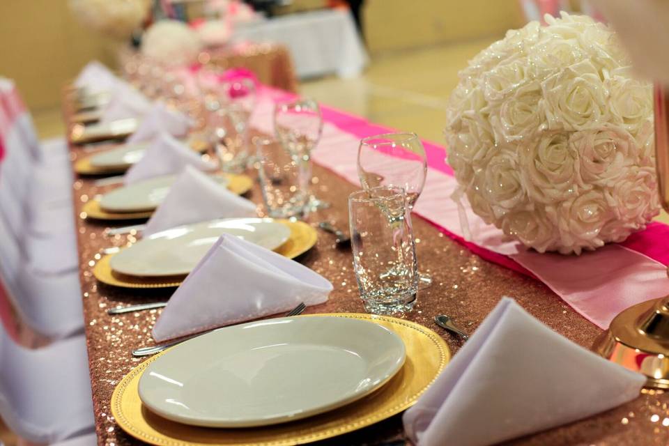 Pink and gold head table