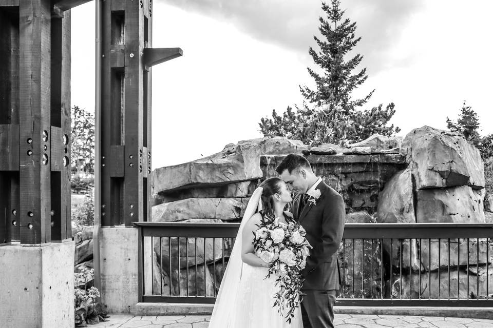 Bridge and groom - Mirror Side Photography