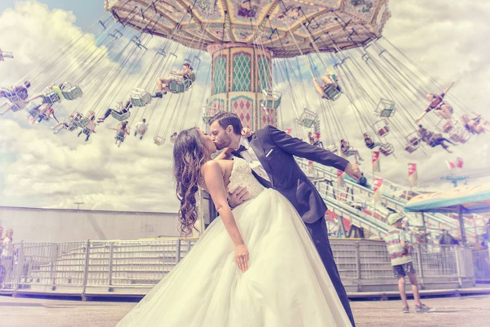 Mississauga, Ontario wedding couple