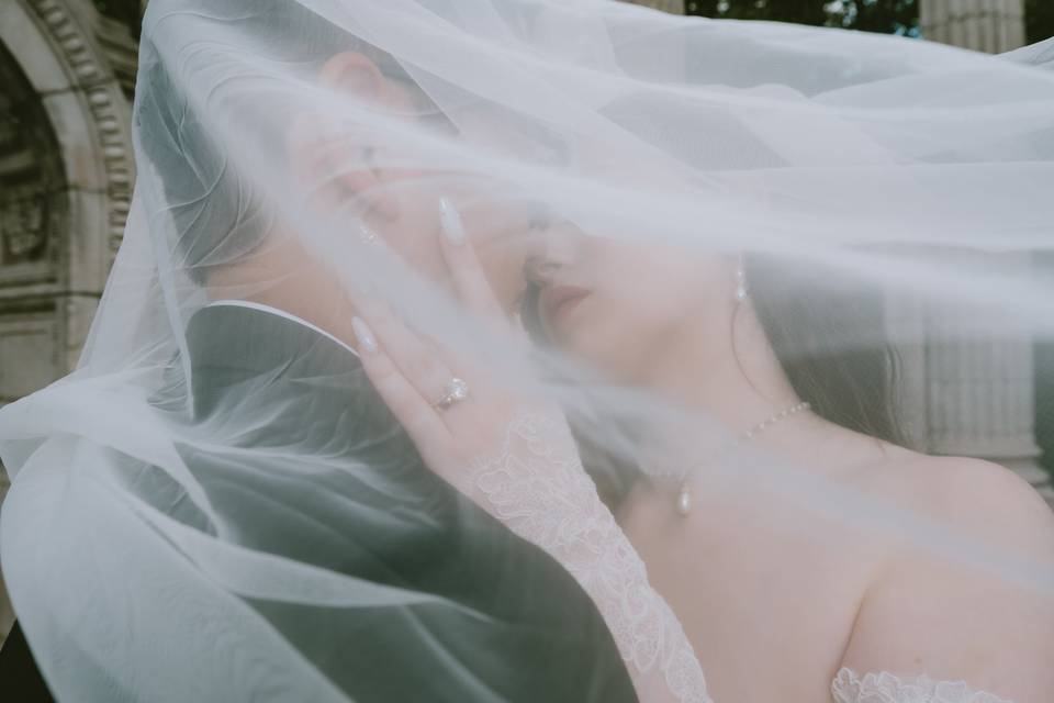 Veil close