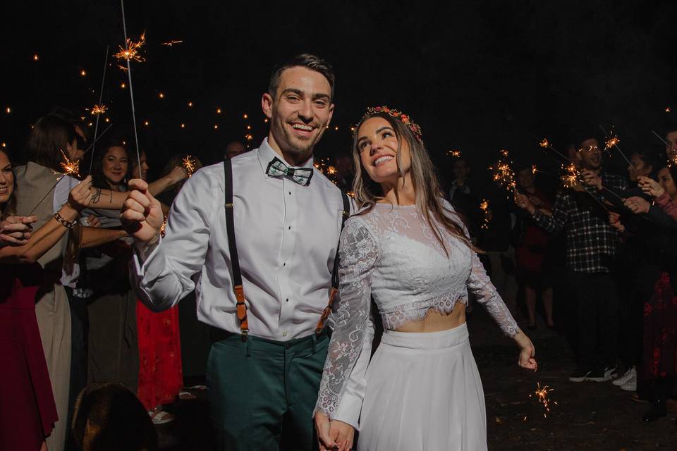 Grand Exit | Cottage Wedding