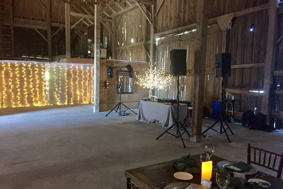 Roddick's Barn Wedding DJ